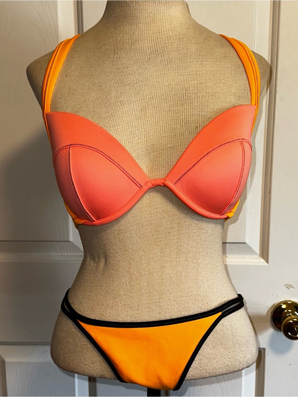 2016 Victoria’s Secret Colorblock Swimsuit Bikni 34D Small EUC
